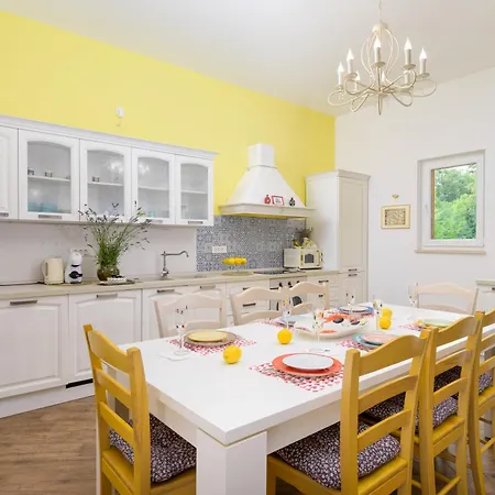Limone By Istrialux Villa Sivati